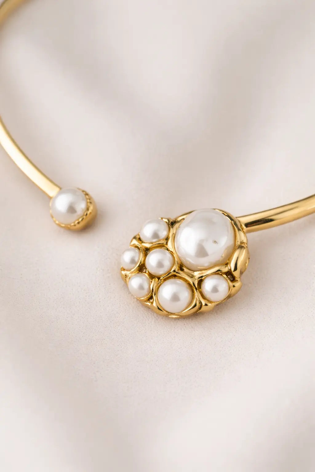 gold open pearl collar necklace