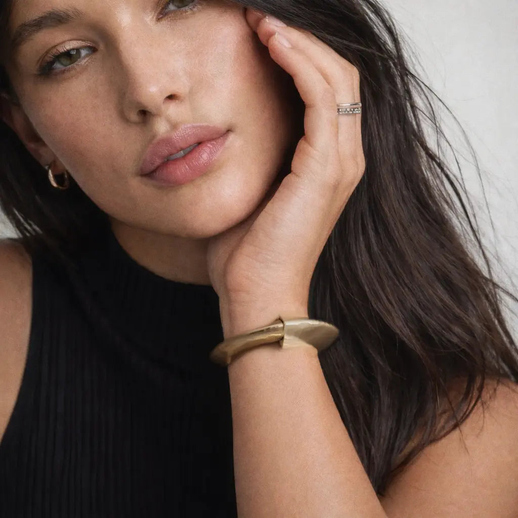 Surface Angular Hammered Bangle Vault