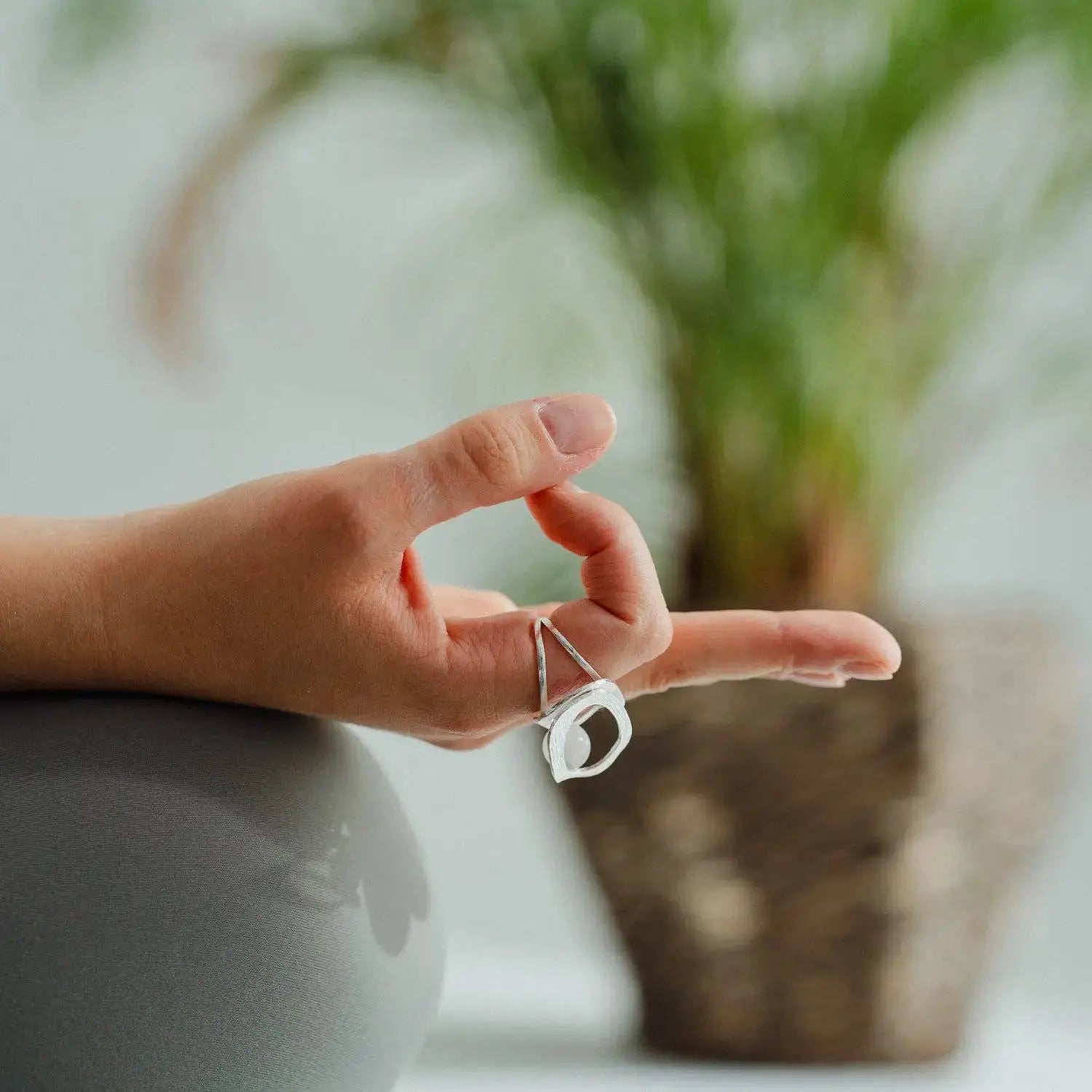 modern silver sphere ring jewelry